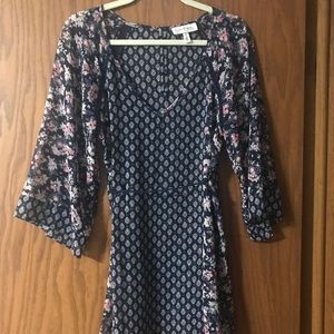 Jessica Simpson maternity shirt